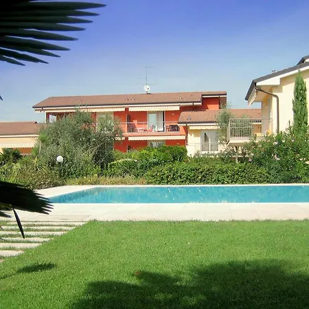 Cozy In A Renovated Farmhouse Close To Lake Garda