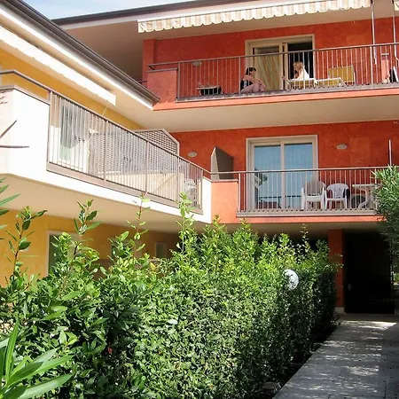 Cozy In A Renovated Farmhouse Close To Lake Garda Feriehus *